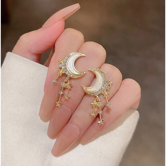 NWT 14K Gold Plated Star & Moon Sparkly Dangly Stud Earrings Women's - Picture 4 of 13